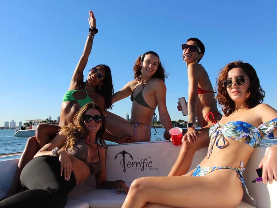 Miami: 4-Hour Island Hopping Boat Trip with Water Toys - Haulover Sandbar: swim, float, and slow down