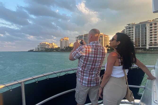 Miami 75 Min Boat Tour Biscayne Bay and Celebrity Homes Island - Star Island and the celebrity-home stories