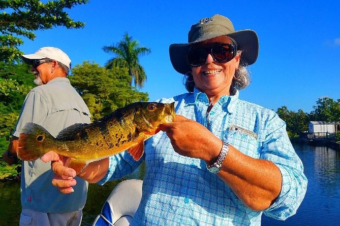 Miami Airport Lakes Peacock Bass Fishing Trip (1 to 4 ppl) - What the boat setup means for your group