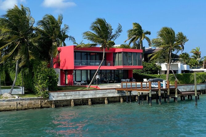 Miami and Bayside 90 min Cruise of Celebrity Islands - Downtown Miami looks best from Biscayne Bay