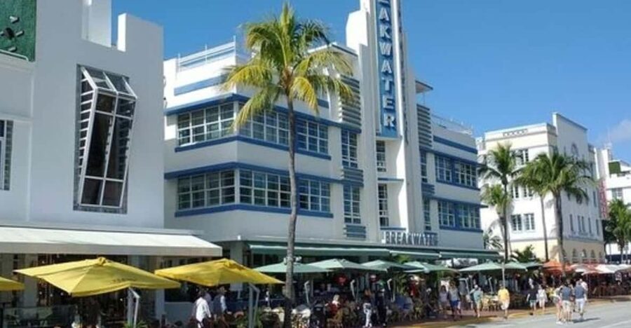Miami : Art Deco & South Beach Walking Tour with a Guide - Meeting at 844 Collins Avenue
