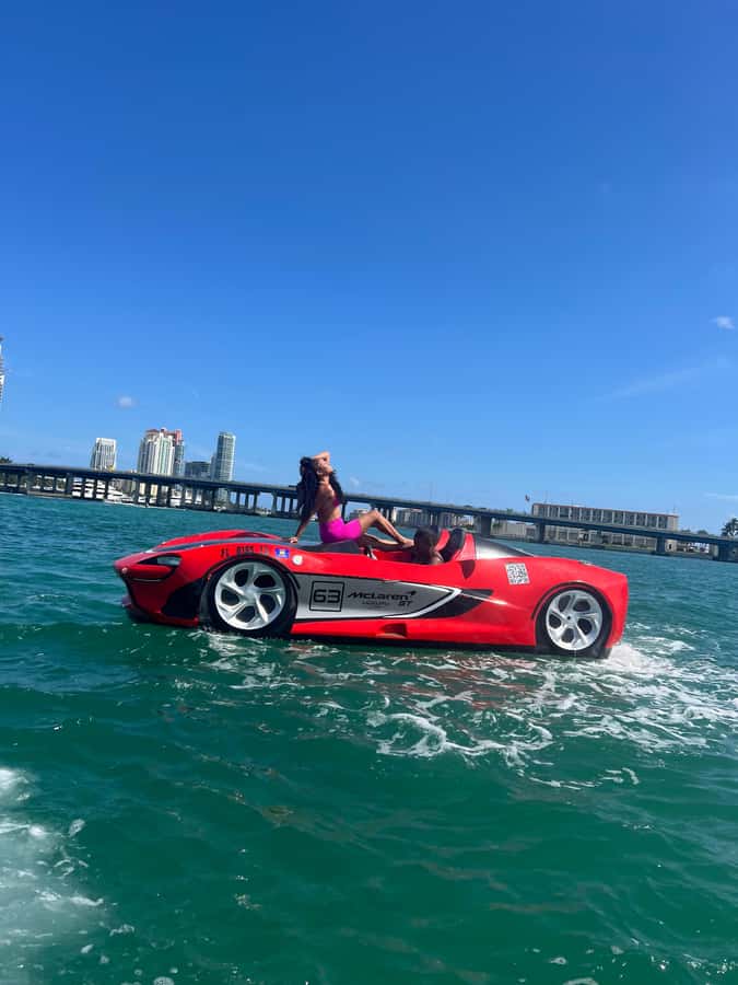 Miami Beach: 1 Hour Jetcar Rentals & 30min Celeb Boat Tour - Who will enjoy this most