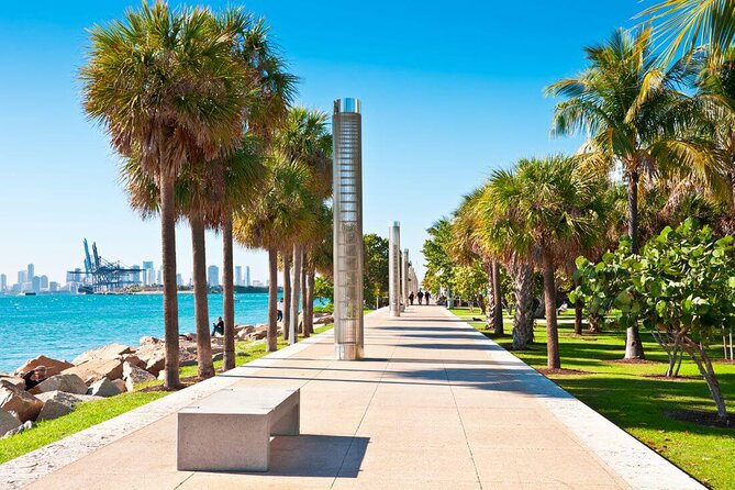 Miami Beach Art Deco & Hidden Gems Bike Tour with Local Historian - What the guide adds to the $79 price