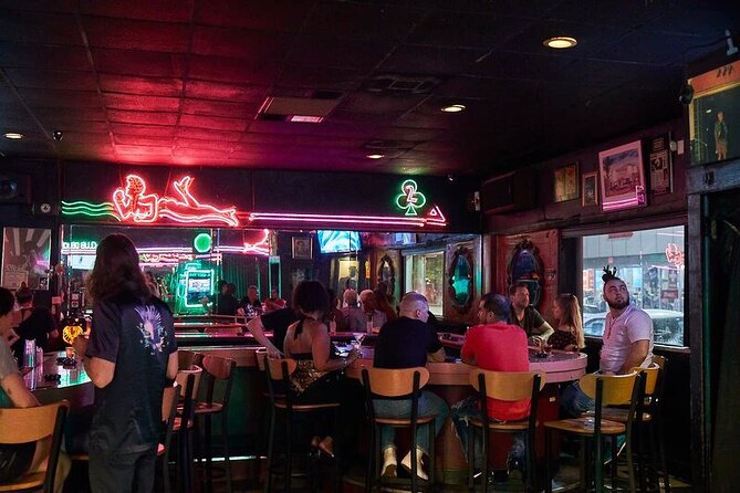 Miami Beach Bar Tour: Art Deco & Neon Lights by Local Historian - Ocean Drive’s famous façades and famous names