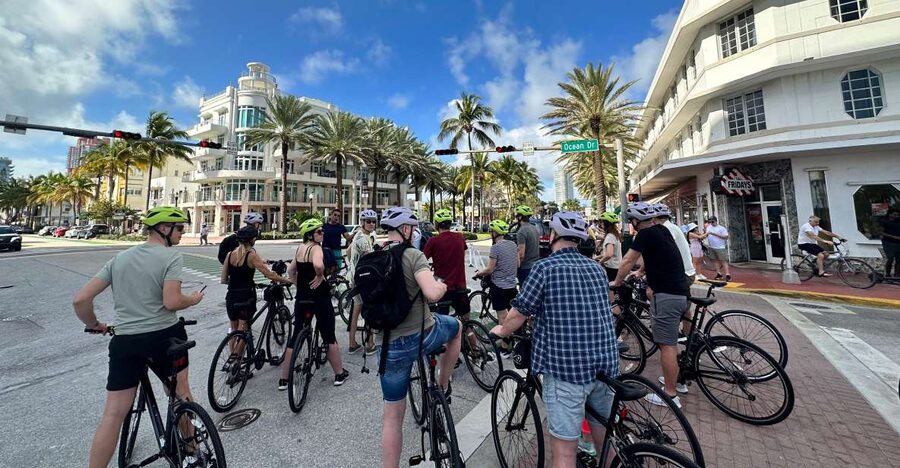 Miami Beach: Bike or eBike Rental with Map - Ocean Drive and the Art Deco buildings
