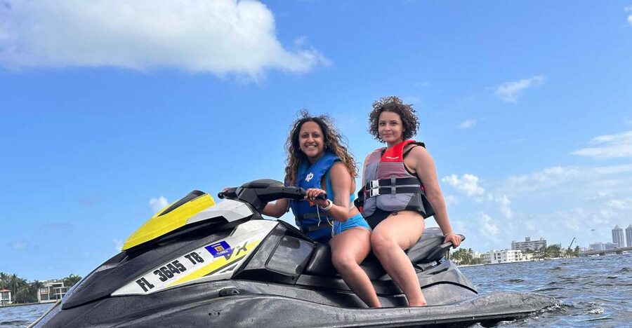 Miami Beach: Jet Skis and Boat Ride - The first 20 to 30 minutes on the bay
