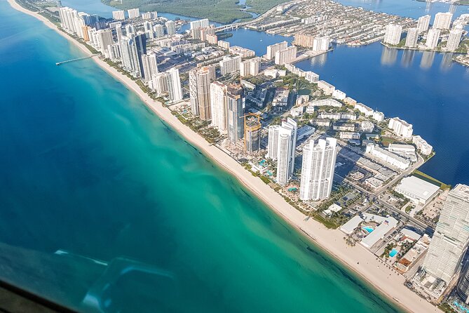 Miami Beach: Luxury Plane Tour with Free Champagne - A pilot-led experience, not just a flight