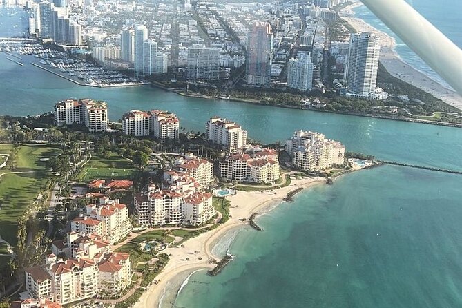 Miami Beach: Luxury Plane Tour with Free Champagne - Champagne, birthdays, and the right occasion