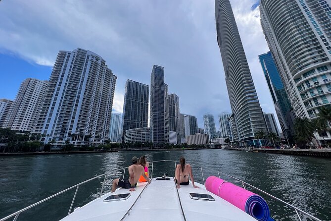 Miami Beach Luxury Yacht Adventure: Explore Stunning Coastline - What the $600 group price really means