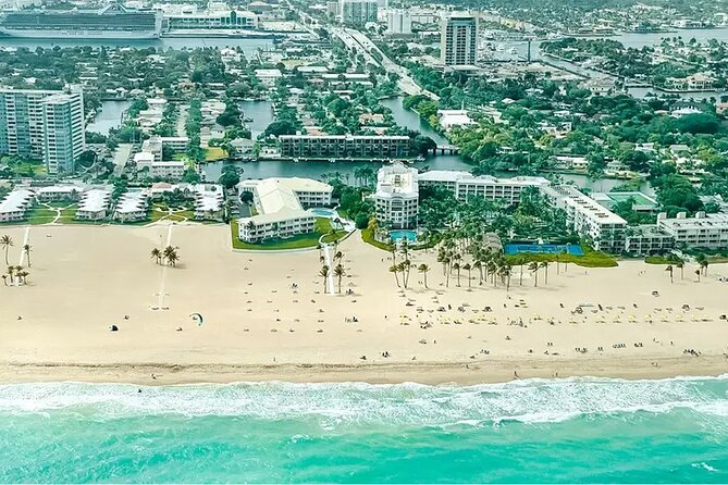 Miami Beach: Private South Beach Airplane Tour with drinks - Miami Seaquarium and Biscayne Bay