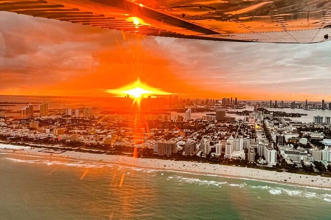 Miami Beach: Romantic Sunset Private Airplane Tour with Champagne - Why Miami looks better from a small plane