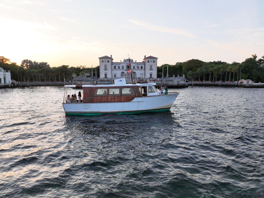 Miami Beach: Vizcaya Sunset Cruise Includes Food and Drink - Passing the Venetian Islands mansions