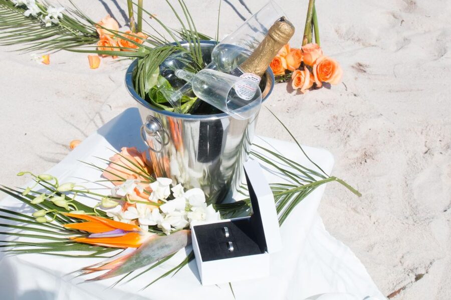 Miami: Beach Wedding or Renewal of Vows - Choosing between a legal wedding and vow renewal