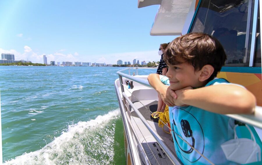 Miami: Biscayne Bay Celebrity Homes Sightseeing Cruise - Key points to know before boarding