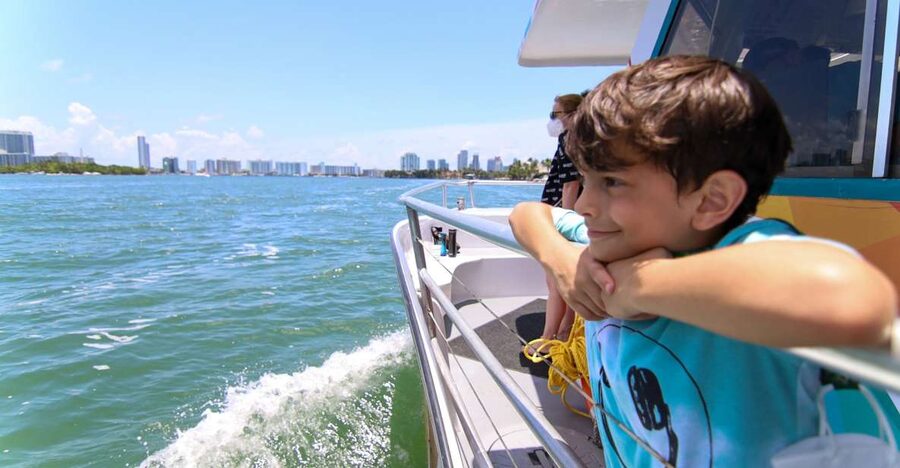 Miami: Biscayne Bay Celebrity Homes Sightseeing Cruise - Setting out from Bayside Marketplace