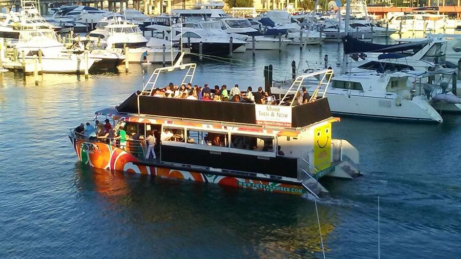 Miami: Biscayne Bay Celebrity Homes Sightseeing Cruise - The first views of Miami from the water
