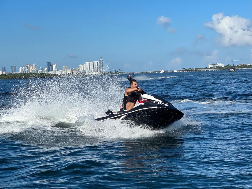Miami: Biscayne Bay Jet Ski Rental - Getting ready with the safety briefing