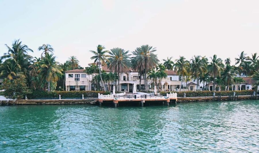 Miami: Biscayne Bay Millionaire's Homes Sightseeing Cruise - Star Island and Palm Island: the main event