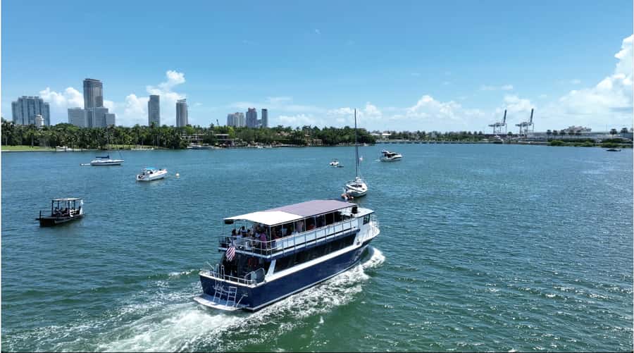 Miami: Biscayne Bay Millionaire's Row Boat Tour - Millionaire’s Row and the celebrity homes