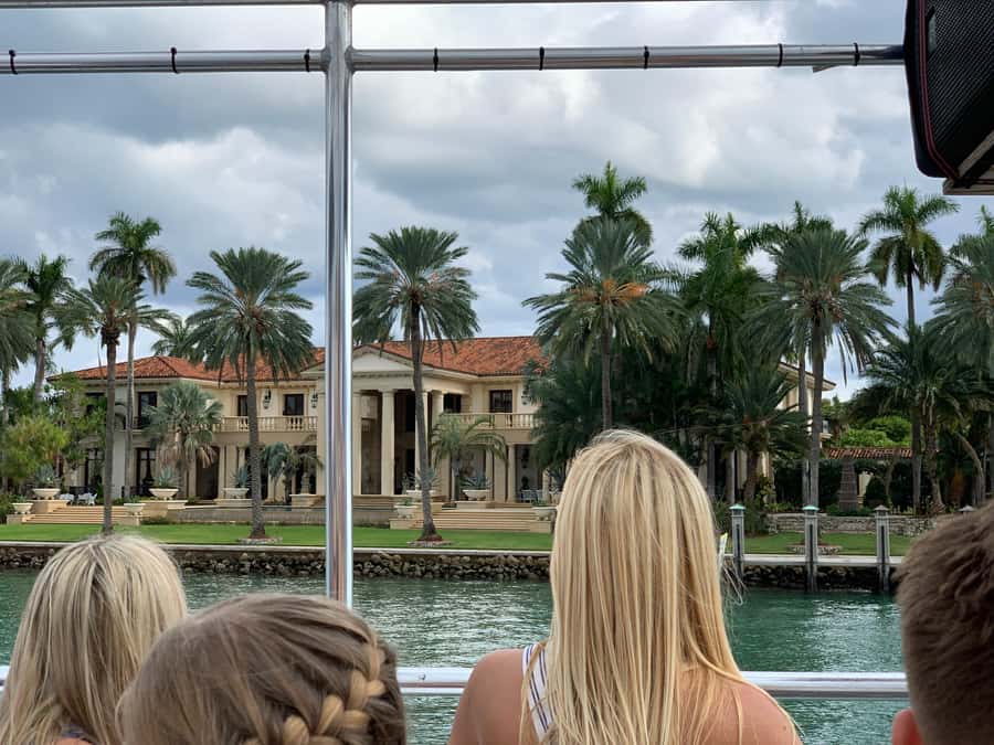 Miami: Biscayne Bay Millionaire's Row Boat Tour - Star Island, Fisher Island, and the Venetian Islands