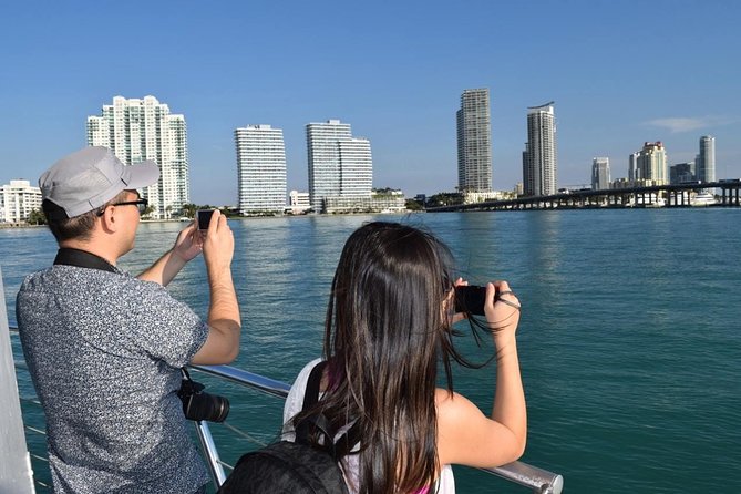 Miami Biscayne Bay rich and famous Sightseeing Boat Tour - Bayside Marketplace is more than a meeting point
