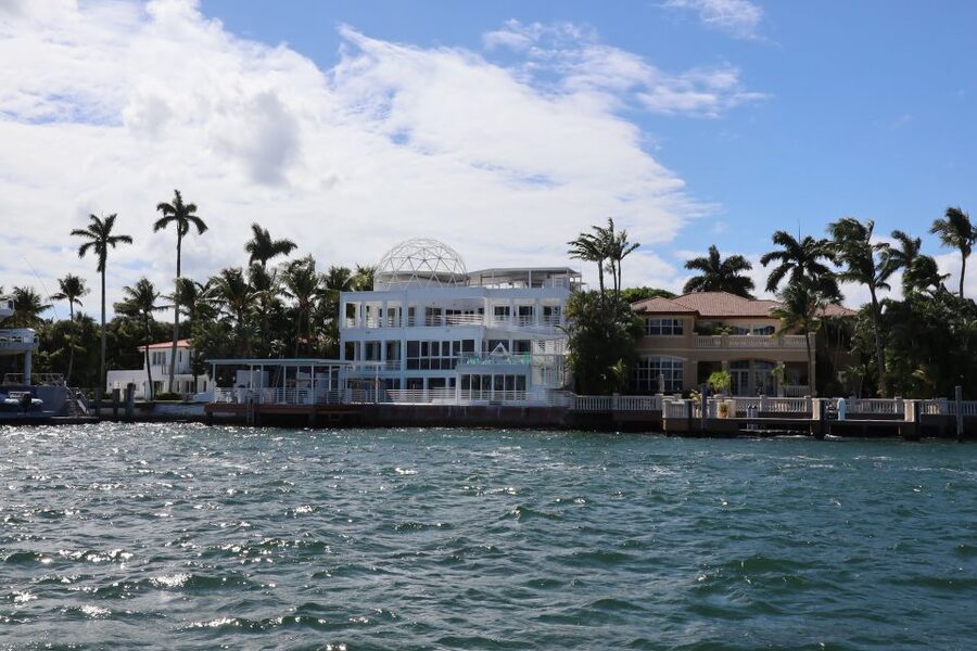 Miami Biscayne Bay: Sunset Boat Cruise & Millionaire Homes - Why Biscayne Bay is the best seat for Miami at sunset