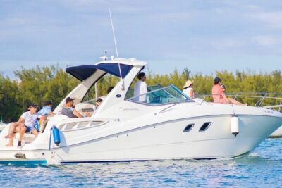 Miami Boat Rental: Fun & Affordable! Day or Night Celebration