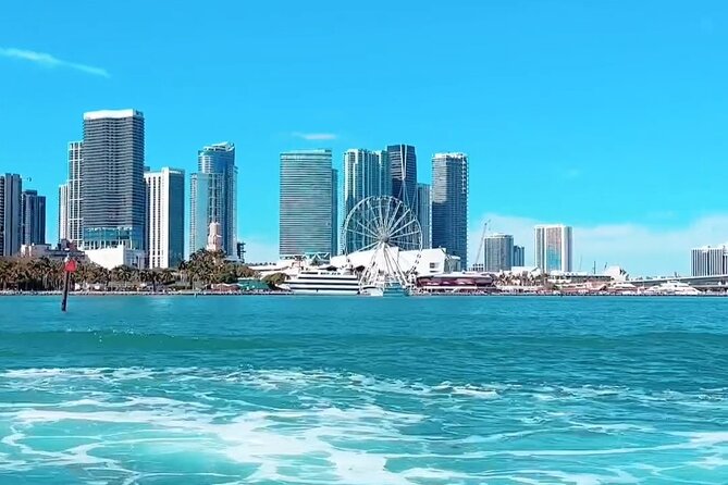 Miami Boat Tour and Sunset Cruise 90 Minutes - Star Island and the celebrity-home angle