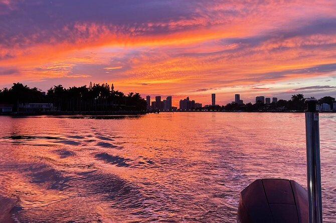 Miami Boat Tour –Day and Night Cruises with Champagne - What you get on the boat