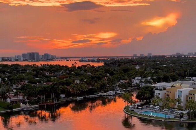 Miami Boat Tour –Day and Night Cruises with Champagne - The captain makes the difference