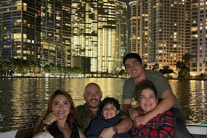 Miami Boat Tour –Day and Night Cruises with Champagne - Practical details for a smooth departure