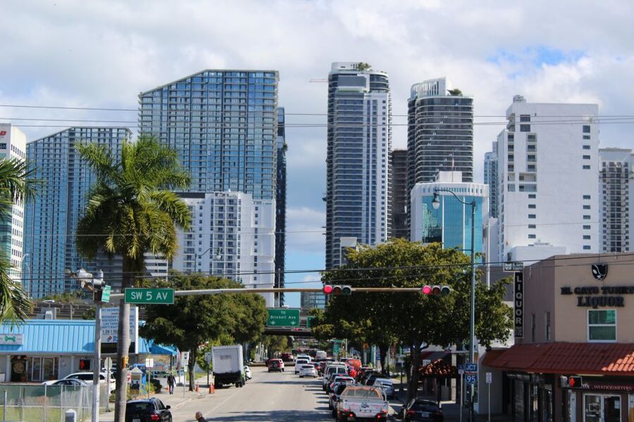 Miami : Bus, Boat & Walking Tour the Ultimate City Discovery - Why this Miami tour works well for a first visit