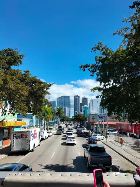 Miami : Bus, Boat & Walking Tour the Ultimate City Discovery - Star Island and Miami’s celebrity-home appeal