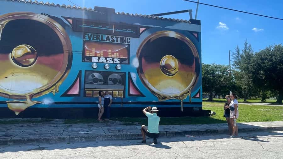 Miami: City Sightseeing and millionaire row boat tour - Who should book this Miami tour?