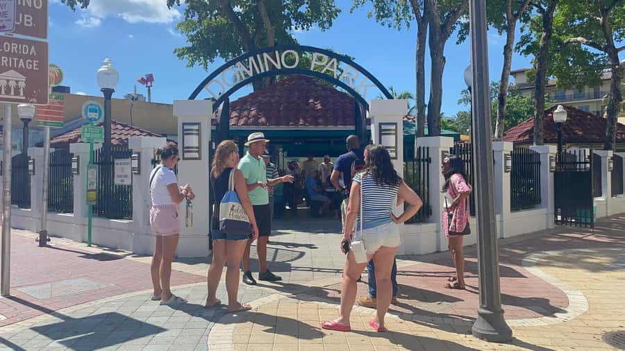 Miami: City Sightseeing and millionaire row boat tour - What the $52 price gets you