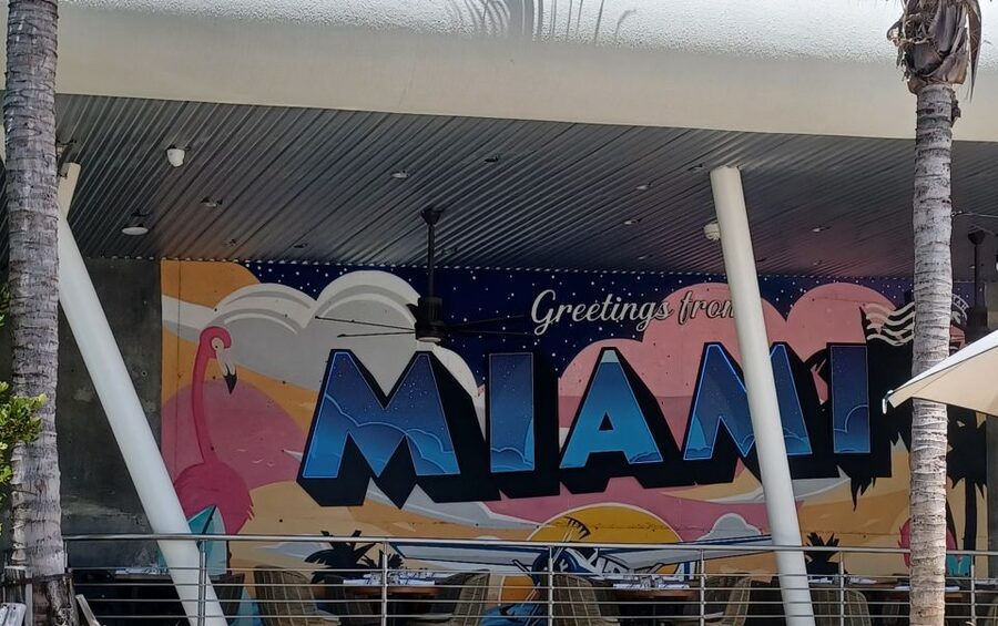 Miami: City Tour & Cruise of Biscayne Bay - Downtown Miami, Freedom Tower, and Brickell Avenue