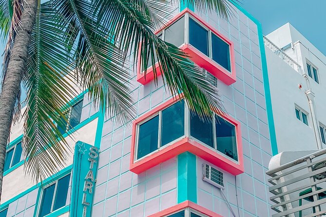 Miami Cocaine Capital in the 80's- History tour- - Coconut Grove provides the right backdrop