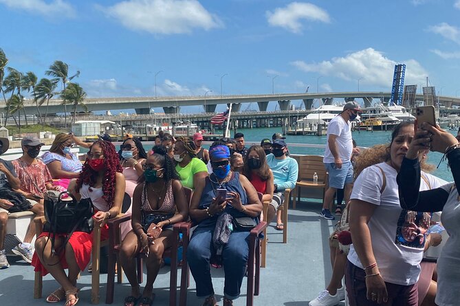 Miami Cruise of Celebrity Homes and Biscayne Bay - Fisher Island and Miami’s private side