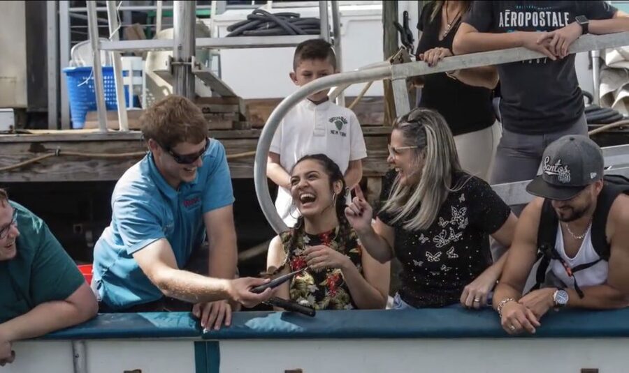 Miami: Giant Fish Feeding Experience - My booking advice
