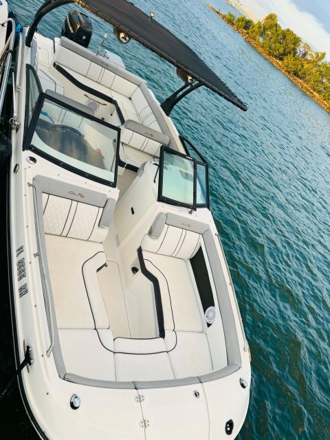 Miami: Guided Boat Tour with Champagne - Starting on the Miami River