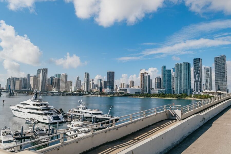 Miami: Half-Day Open-Top Bus Tour Plus Biscayne Bay Cruise - Bayside, downtown, and the Miami skyline