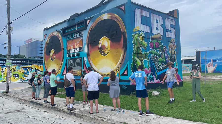 Miami: highlights Walking & Sightseeing tour - Downtown Miami, Brickell, and the finish at Bayside