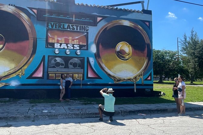 Miami in 3.5 Hours: Sightseeing, Traditions & Photography Tour - Key Biscayne and Coconut Grove by road