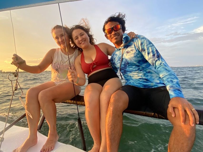 Miami: Intimate Sailing in Biscayne Bay w/ Food and Drinks - Sailing among sandbars, islands, and mangroves