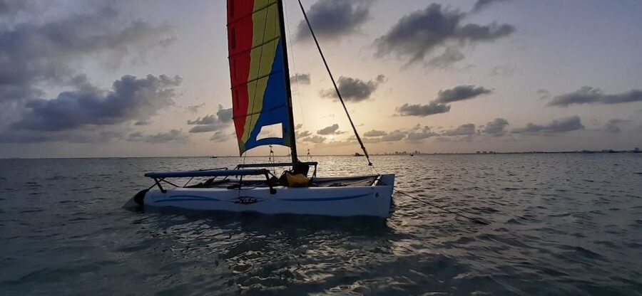 Miami: Intimate Sailing in Biscayne Bay w/ Food and Drinks - Snacks, drinks, and time to relax