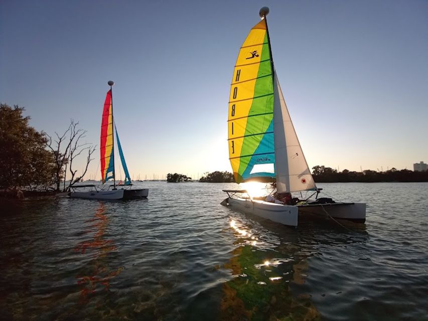 Miami: Intimate Sailing in Biscayne Bay w/ Food and Drinks - The return ride and Miami at sunset