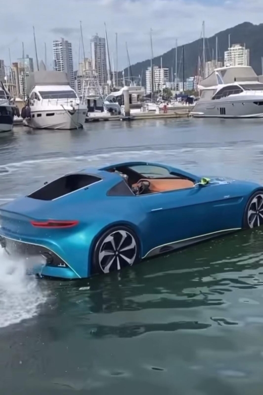 Miami: Jet Car Rental in South Beach - Taking control of the jet car