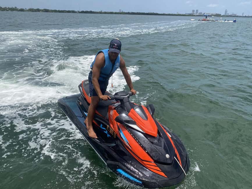 Miami: Jet Ski Rental in Biscayne Bay - One hour on Biscayne Bay, with room to pick up speed