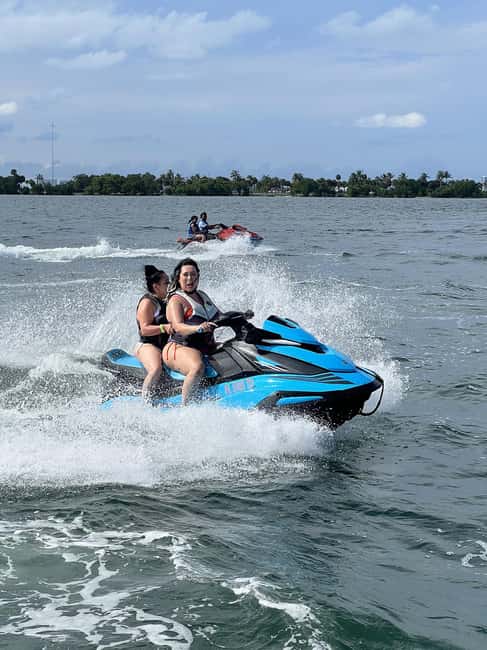 Miami: Jet Ski Rental in Biscayne Bay - The Miami skyline from the water