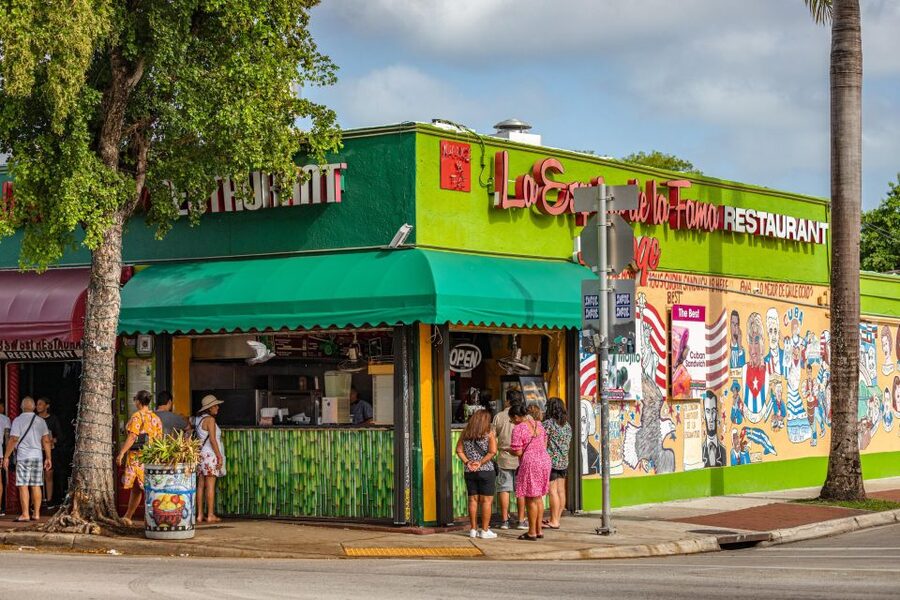 Miami: Little Havana Wow Walking Tour - Small Group Size - Cuban coffee, fruit juice, and a warm pastry